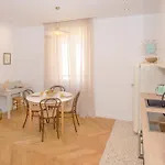 New Orange Boutique Apartment L